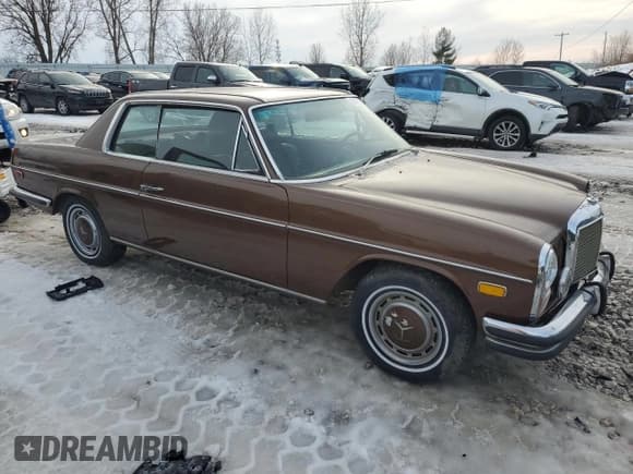 ✅ 1973 Mercedes-Benz 280 • VIN: 11407312001955 • Lot: 43451295. Wystawiony na Copart z przebiegiem 37 351 mil. Bezpłatny archiwum sprzedaży aukcyjnych z USA i szczegółowy raport historii pojazdu na DreamBid. Zdjęcie 4.