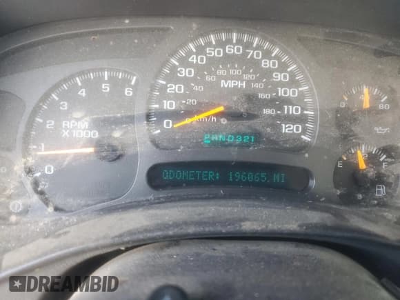 ✅ 2004 Chevrolet Silverado 2500HD LS • VIN: 1GCHK29U24E111656 • Lot: 90936125. Wystawiony na Copart z przebiegiem 196 065 mil. Bezpłatny archiwum sprzedaży aukcyjnych z USA i szczegółowy raport historii pojazdu na DreamBid. Zdjęcie 9.