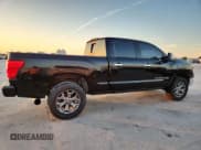 ✅ 2017 Nissan Titan Platinum Reserve • VIN: 1N6BA1F45HN563465 • Lot: 81613895. Wystawiony na Copart z przebiegiem 100 980 mil. Bezpłatny archiwum sprzedaży aukcyjnych z USA i szczegółowy raport historii pojazdu na DreamBid. Zdjęcie 3.