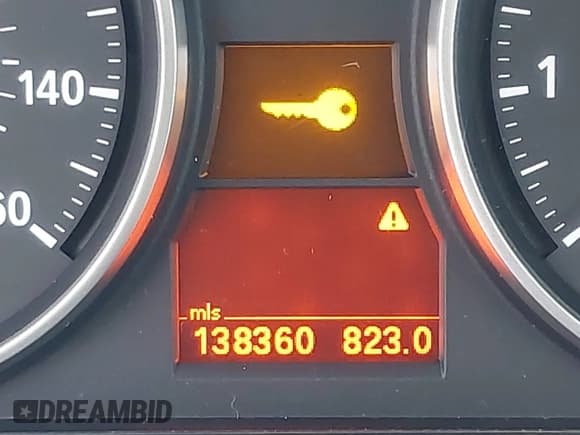 ✅ 2012 BMW 3 Series 328i xDrive • VIN: WBAKF5C56CE657076 • Lot: 43835237. Wystawiony na IAAI z przebiegiem 138 360 mil. Bezpłatny archiwum sprzedaży aukcyjnych z USA i szczegółowy raport historii pojazdu na DreamBid. Zdjęcie 15.