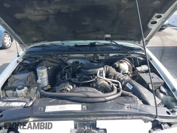 ✅ 2003 Chevrolet S-10 LS • VIN: 1GCDT13X73K117896 • Lot: 43609576. Listed on IAAI with 146,184 mi. Free auction sales archive from the USA and detailed vehicle history report at DreamBid. Image 10.