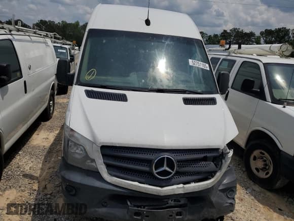 ✅ 2018 Mercedes-Benz Sprinter Cargo Worker • VIN: WD3PE8CD1JP589026 • Lot: 52751105. Wystawiony na Copart z przebiegiem 194 427 mil. Bezpłatny archiwum sprzedaży aukcyjnych z USA i szczegółowy raport historii pojazdu na DreamBid. Zdjęcie 5.