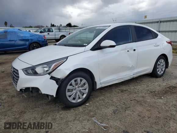 2020 Hyundai Accent SE z VIN 3KPC24A66LE126554, wystawiony jako Copart lot #49970994 z przebiegiem 92 061 mil mil oraz . Historia ofert i sprzedaży dostępna na DreamBid. Obrazek 1.