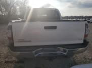 ✅ 2015 Toyota Tacoma • VIN: 3TMLU4EN3FM198110 • Лот: 92948825. Опубликован ранее на Copart с пробегом 106 830 миль. Бесплатный доступ к архиву аукционных продаж из США и подробный отчёт об истории автомобиля на DreamBid. Изображение 6.