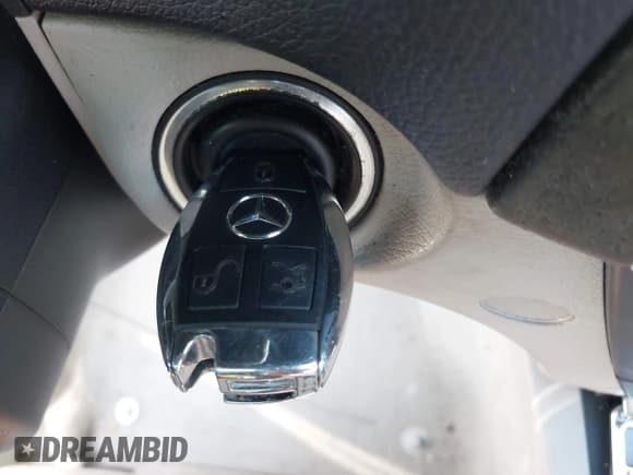 ✅ 2012 Mercedes-Benz C 300 Sport • VIN: WDDGF8BB9CR197914 • Lot: 42187624. Listed on IAAI with 121,196 mi. Free auction sales archive from the USA and detailed vehicle history report at DreamBid. Image 11.