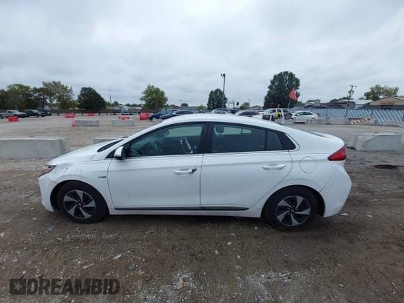 ✅ 2017 Hyundai Ioniq SEL • VIN: KMHC75LC9HU028536 • Lot: 43452865. Listed on IAAI with 97,592 mi. Free auction sales archive from the USA and detailed vehicle history report at DreamBid. Image 14.