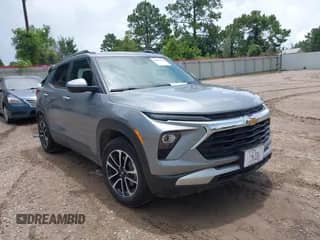 2025 Chevrolet TrailBlazer LT с VIN KL79MPSP4SB007245, выставлен на аукционе IAAI как лот 42695391 с пробегом 14 865 миль миль и . История ставок и продаж доступна на DreamBid. Изображение 1.