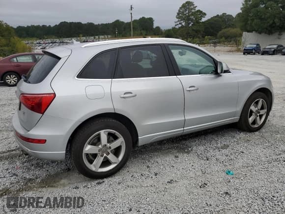 ✅ 2011 Audi Q5 Premium Plus • VIN: WA1LFAFP8BA095761 • Лот: 85273105. Опубликован ранее на Copart с пробегом 182 359 миль. Бесплатный доступ к архиву аукционных продаж из США и подробный отчёт об истории автомобиля на DreamBid. Изображение 3.