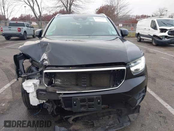 ✅ 2021 Volvo XC40 Momentum • VIN: YV4162UK4M2471473 • Lot: 43780178. Wystawiony na IAAI z przebiegiem 44 464 mil. Bezpłatny archiwum sprzedaży aukcyjnych z USA i szczegółowy raport historii pojazdu na DreamBid. Zdjęcie 6.