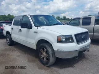 ✅ 2006 Ford F-150 XLT • VIN: 1FTRW14W56KC76407 • Lot: 42787762. Wystawiony na IAAI z przebiegiem 268 768 mil. Bezpłatny archiwum sprzedaży aukcyjnych z USA i szczegółowy raport historii pojazdu na DreamBid. Zdjęcie 1.