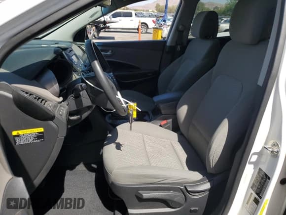 ✅ 2014 Hyundai Santa Fe • VIN: 5XYZTDLB2EG181199 • Lot: 57638045. Wystawiony na Copart z przebiegiem 95 056 mil. Bezpłatny archiwum sprzedaży aukcyjnych z USA i szczegółowy raport historii pojazdu na DreamBid. Zdjęcie 7.