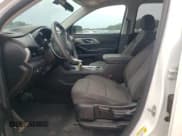 ✅ 2020 Chevrolet Traverse LS • VIN: 1GNERFKW6LJ228283 • Lot: 81711415. Wystawiony na Copart z przebiegiem 195 617 mil. Bezpłatny archiwum sprzedaży aukcyjnych z USA i szczegółowy raport historii pojazdu na DreamBid. Zdjęcie 7.