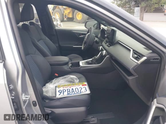 ✅ 2024 Toyota RAV4 Hybrid XSE • VIN: JTME6RFV2RD565349 • Lot: 43512877. Listed on IAAI with 27,927 mi. Free auction sales archive from the USA and detailed vehicle history report at DreamBid. Image 5.