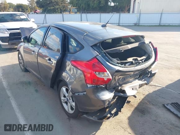 ✅ 2014 Ford Focus SE • VIN: 1FADP3K27EL420850 • Lot: 43610023. Listed on IAAI with Not provided. Free auction sales archive from the USA and detailed vehicle history report at DreamBid. Image 3.