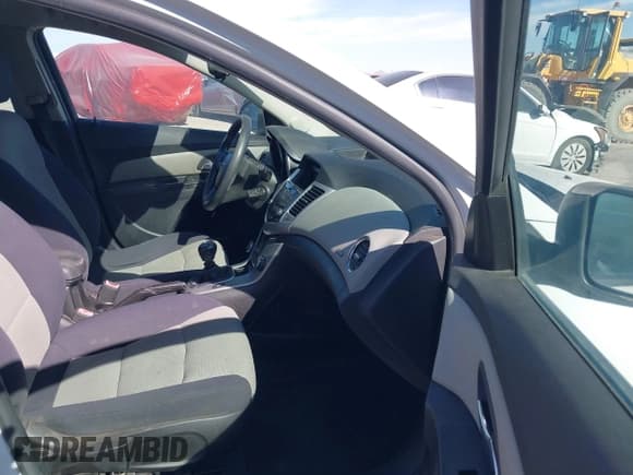 ✅ 2013 Chevrolet Cruze LS • VIN: 1G1PB5SG8D7105083 • Lot: 43638216. Listed on IAAI with 125,417 mi. Free auction sales archive from the USA and detailed vehicle history report at DreamBid. Image 5.