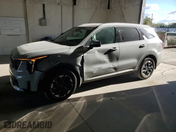 ✅ 2025 Kia Sorento S • VIN: 5XYRL4JC0SG371638 • Lot: 86219365. Wystawiony na Copart z przebiegiem 12 940 mil. Bezpłatny archiwum sprzedaży aukcyjnych z USA i szczegółowy raport historii pojazdu na DreamBid. Zdjęcie 1.