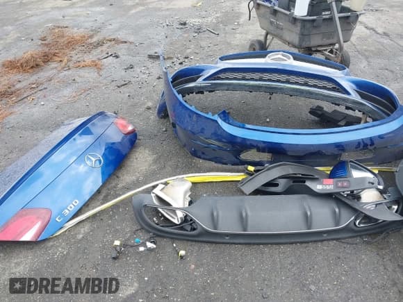 ✅ 2023 Mercedes-Benz C 300 • VIN: W1KWJ8DB2PG130077 • Лот: 42026028. Опубликован ранее на IAAI с пробегом 13 263 миль. Бесплатный доступ к архиву аукционных продаж из США и подробный отчёт об истории автомобиля на DreamBid. Изображение 12.