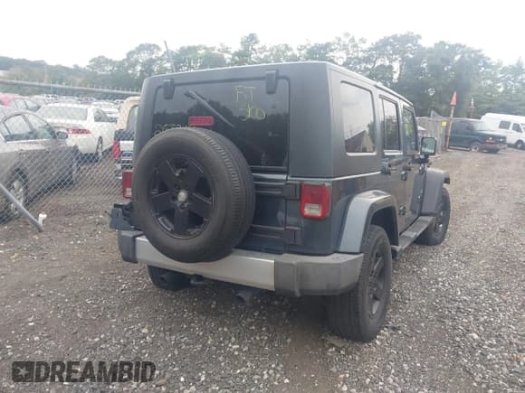 ✅ 2008 Jeep Wrangler Unlimited Sahara • VIN: 1J4GA59158L595209 • Lot: 43272826. Wystawiony na IAAI z przebiegiem Nie podano. Bezpłatny archiwum sprzedaży aukcyjnych z USA i szczegółowy raport historii pojazdu na DreamBid. Zdjęcie 4.