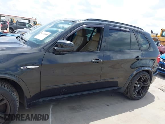 ✅ 2010 BMW X5 M • VIN: 5YMGY0C51ALK25937 • Lot: 42741850. Listed on IAAI with 117,720 mi. Free auction sales archive from the USA and detailed vehicle history report at DreamBid. Image 14.