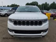 ✅ 2024 Jeep Wagoneer Series II • VIN: 1C4SJSBP3RS101577 • Lot: 68132145. Wystawiony na Copart z przebiegiem 38 815 mil. Bezpłatny archiwum sprzedaży aukcyjnych z USA i szczegółowy raport historii pojazdu na DreamBid. Zdjęcie 5.