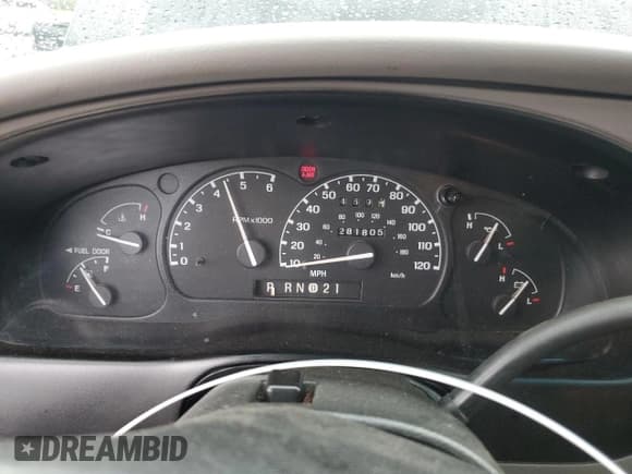 ✅ 2000 Ford Explorer XLS • VIN: 1FMZU62XXYZB33375 • Lot: 69896614. Wystawiony na Copart z przebiegiem 281 805 mil. Bezpłatny archiwum sprzedaży aukcyjnych z USA i szczegółowy raport historii pojazdu na DreamBid. Zdjęcie 9.