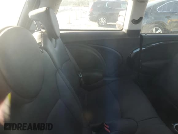 ✅ 2008 MINI Hardtop • VIN: WMWMF335X8TU64025 • Lot: 92147285. Listed on Copart with Not provided. Free auction sales archive from the USA and detailed vehicle history report at DreamBid. Image 10.