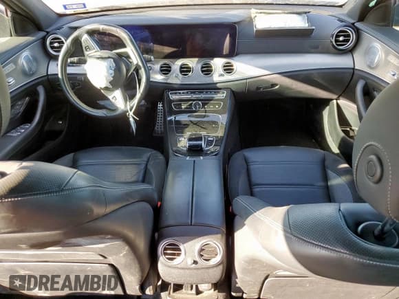 ✅ 2018 Mercedes-Benz E 43 AMG • VIN: WDDZF6EB5JA389822 • Лот: 91316715. Опубликован ранее на Copart с пробегом 54 819 миль. Бесплатный доступ к архиву аукционных продаж из США и подробный отчёт об истории автомобиля на DreamBid. Изображение 8.