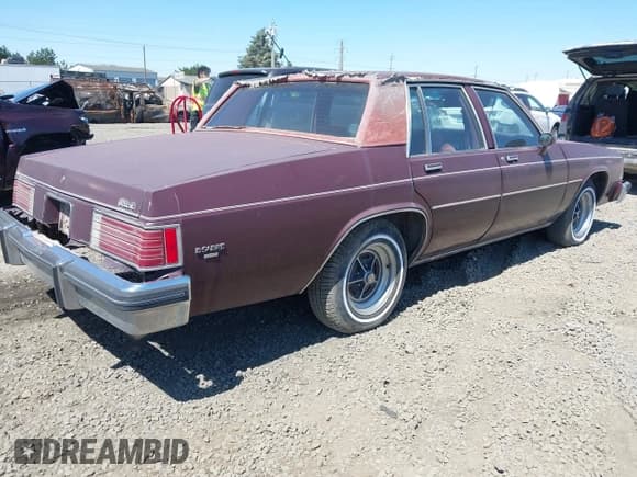 ✅ 1983 Buick LeSabre • VIN: 1G4AN6947DX437064 • Lot: 42597865. Wystawiony na IAAI z przebiegiem 42 415 mil. Bezpłatny archiwum sprzedaży aukcyjnych z USA i szczegółowy raport historii pojazdu na DreamBid. Zdjęcie 4.
