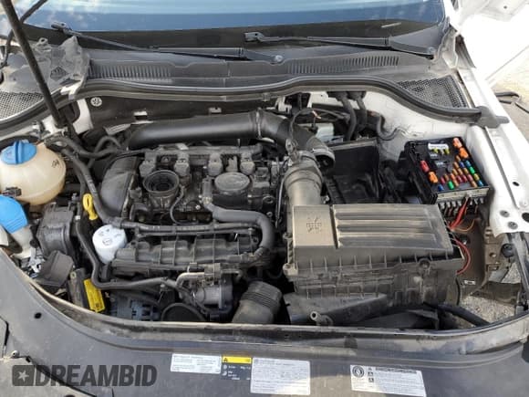 ✅ 2014 Volkswagen CC Executive • VIN: WVWRN7AN3EE513913 • Lot: 82604685. Listed on Copart with 120,862 mi. Free auction sales archive from the USA and detailed vehicle history report at DreamBid. Image 11.