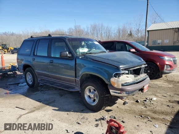 ✅ 1995 Ford Explorer Eddie Bauer • VIN: 1FMDU34X0SZB49016 • Lot: 42761415. Listed on Copart with 133,718 mi. Free auction sales archive from the USA and detailed vehicle history report at DreamBid. Image 4.