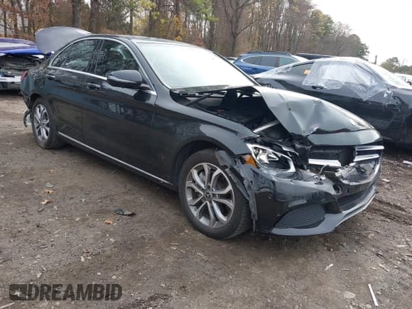 ✅ 2017 Mercedes-Benz C 300 • VIN: 55SWF4KB4HU220347 • Lot: 43750729. Wystawiony na IAAI z przebiegiem 63 866 mil. Bezpłatny archiwum sprzedaży aukcyjnych z USA i szczegółowy raport historii pojazdu na DreamBid. Zdjęcie 1.