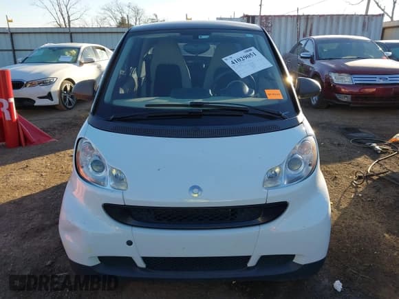✅ 2009 Smart fortwo Pure • VIN: WMEEJ31X99K292492 • Lot: 41029051. Listed on IAAI with 57,741 mi. Free auction sales archive from the USA and detailed vehicle history report at DreamBid. Image 12.
