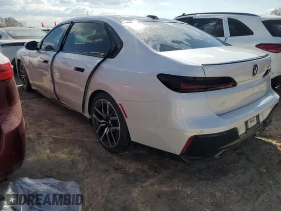 ✅ 2023 BMW 7 Series 740i • VIN: WBA23EH01PCN55188 • Лот: 76453104. Опубликован ранее на Copart с пробегом Не указан. Бесплатный доступ к архиву аукционных продаж из США и подробный отчёт об истории автомобиля на DreamBid. Изображение 2.