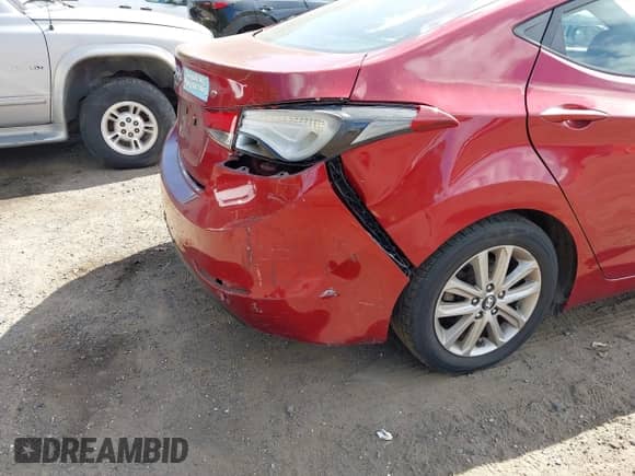 2014 Hyundai Elantra SE z VIN 5NPDH4AE0EH542141, wystawiony jako IAAI lot #43364595 z przebiegiem 70 576 mil mil oraz . Historia ofert i sprzedaży dostępna na DreamBid. Obrazek 6.