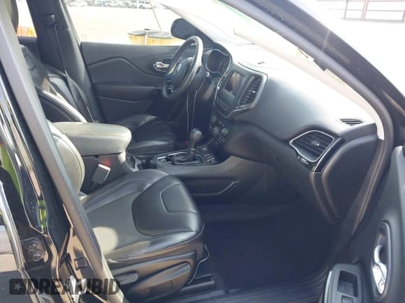 ✅ 2019 Jeep Cherokee Altitude • VIN: 1C4PJMLX9KD489084 • Лот: 42056800. Опубликован ранее на IAAI с пробегом 63 094 миль. Бесплатный доступ к архиву аукционных продаж из США и подробный отчёт об истории автомобиля на DreamBid. Изображение 5.