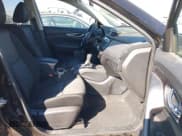 ✅ 2020 Nissan Rogue SV • VIN: JN8AT2MTXLW006924 • Lot: 43340497. Wystawiony na IAAI z przebiegiem 73 536 mil. Bezpłatny archiwum sprzedaży aukcyjnych z USA i szczegółowy raport historii pojazdu na DreamBid. Zdjęcie 5.