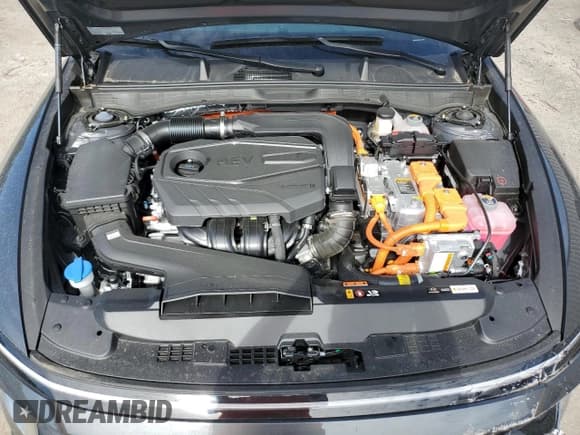 ✅ 2025 Hyundai Sonata SEL • VIN: KMHL34JJ3SA115235 • Lot: 84777415. Listed on Copart with 3,690 mi. Free auction sales archive from the USA and detailed vehicle history report at DreamBid. Image 11.