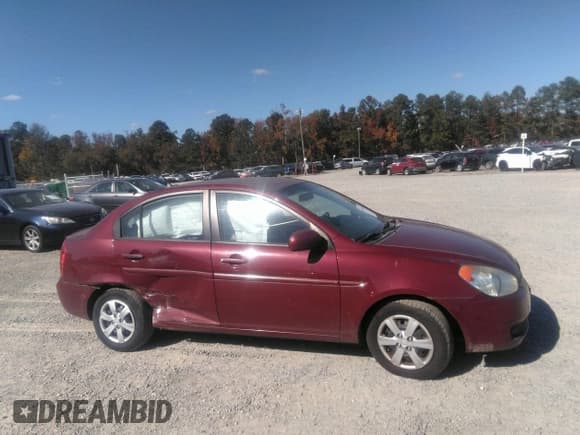 ✅ 2010 Hyundai Accent GLS • VIN: KMHCN4AC7AU483622 • Lot: 43490386. Wystawiony na IAAI z przebiegiem 213 844 mil. Bezpłatny archiwum sprzedaży aukcyjnych z USA i szczegółowy raport historii pojazdu na DreamBid. Zdjęcie 13.