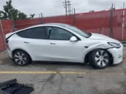 ✅ 2023 Tesla Model Y Long Range • VIN: 7SAYGAEE9PF702910 • Lot: 42199519. Wystawiony na IAAI z przebiegiem 91 094 mil. Bezpłatny archiwum sprzedaży aukcyjnych z USA i szczegółowy raport historii pojazdu na DreamBid. Zdjęcie 13.