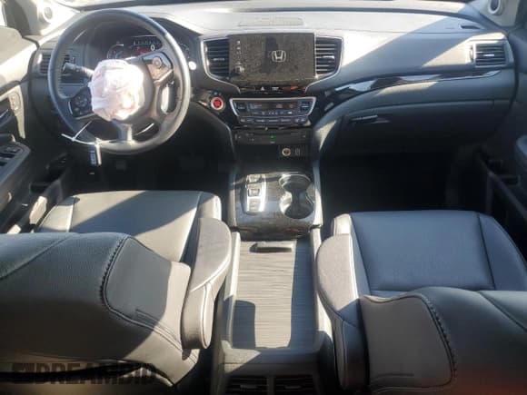 ✅ 2022 Honda Pilot Touring 7-Passenger • VIN: 5FNYF6H63NB077922 • Lot: 69424205. Listed on Copart with 32,813 mi. Free auction sales archive from the USA and detailed vehicle history report at DreamBid. Image 8.