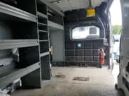 ✅ 2018 Ford Transit • VIN: 1FTBW2CM7JKA13948 • Lot: 64656735. Wystawiony na Copart z przebiegiem 203 847 mil. Bezpłatny archiwum sprzedaży aukcyjnych z USA i szczegółowy raport historii pojazdu na DreamBid. Zdjęcie 10.