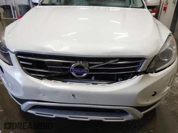✅ 2014 Volvo XC60 R-Design Premier Plus • VIN: YV4902DZ4E2520917 • Lot: 41563731. Listed on IAAI with 206,817 mi. Free auction sales archive from the USA and detailed vehicle history report at DreamBid. Image 6.