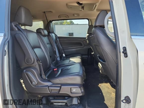✅ 2019 Honda Odyssey Elite • VIN: 5FNRL6H93KB049363 • Lot: 86851505. Listed on Copart with 119,395 mi. Free auction sales archive from the USA and detailed vehicle history report at DreamBid. Image 11.