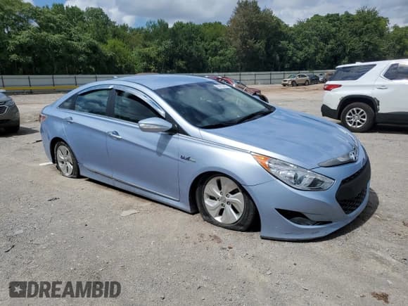 ✅ 2013 Hyundai Sonata • VIN: KMHEC4A41DA086985 • Lot: 70013395. Listed on Copart with 121,322 mi. Free auction sales archive from the USA and detailed vehicle history report at DreamBid. Image 4.