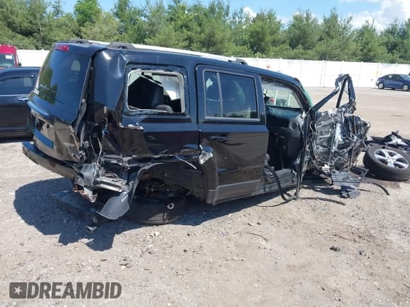 ✅ 2017 Jeep Patriot High Altitude • VIN: 1C4NJRFB2HD195104 • Lot: 42584372. Wystawiony na IAAI z przebiegiem 121 000 mil. Bezpłatny archiwum sprzedaży aukcyjnych z USA i szczegółowy raport historii pojazdu na DreamBid. Zdjęcie 4.