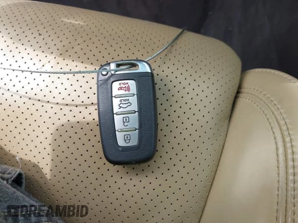 ✅ 2012 Hyundai Azera • VIN: KMHFH4JG2CA174846 • Lot: 42477082. Listed on IAAI with 73,371 mi. Free auction sales archive from the USA and detailed vehicle history report at DreamBid. Image 11.