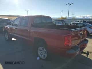 2007 Dodge Dakota SLT z VIN 1D7HW48P87S128145, wystawiony jako Copart lot #77181594 z przebiegiem 145 172 mil mil oraz Szkoda całkowita • Salvage title. Historia ofert i sprzedaży dostępna na DreamBid. Obrazek 2.