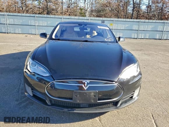 ✅ 2015 Tesla Model S 85D • VIN: 5YJSA1E26FF118649 • Лот: 96678715. Опубликован ранее на Copart с пробегом 164 031 миль. Бесплатный доступ к архиву аукционных продаж из США и подробный отчёт об истории автомобиля на DreamBid. Изображение 5.