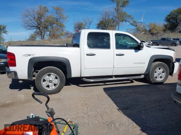 ✅ 2011 Chevrolet Silverado 1500 LT • VIN: 3GCPKSE39BG352144 • Lot: 43595693. Listed on IAAI with 207,328 mi. Free auction sales archive from the USA and detailed vehicle history report at DreamBid. Image 13.
