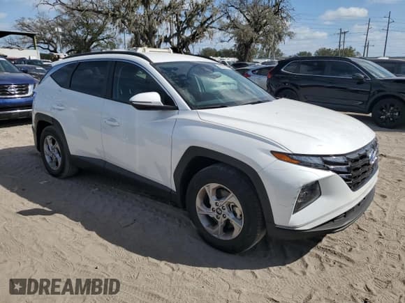 ✅ 2022 Hyundai Tucson SEL • VIN: 5NMJB3AE8NH108769 • Lot: 80330134. Wystawiony na Copart z przebiegiem 26 964 mil. Bezpłatny archiwum sprzedaży aukcyjnych z USA i szczegółowy raport historii pojazdu na DreamBid. Zdjęcie 4.